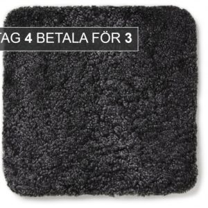 Curly pad sittdyna fårskinn dark grey 40x40cm